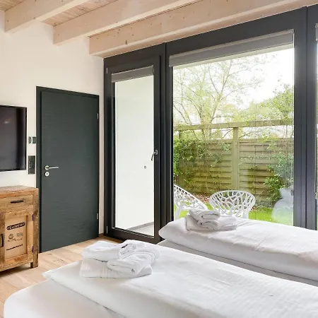 Exklusiv Wohnen In Hervorragender Lage Mit Privater Sauna, 3 Sz, 2 Bäder Und Terrasse Ferienhaus *