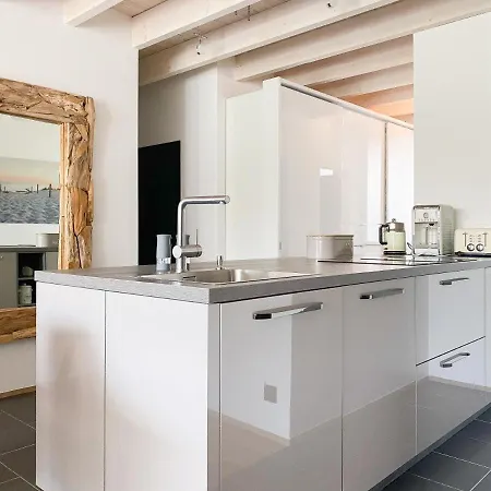 Ferienhaus Exklusiv Wohnen In Hervorragender Lage Mit Privater Sauna, 3 Sz, 2 Bäder Und Terrasse *